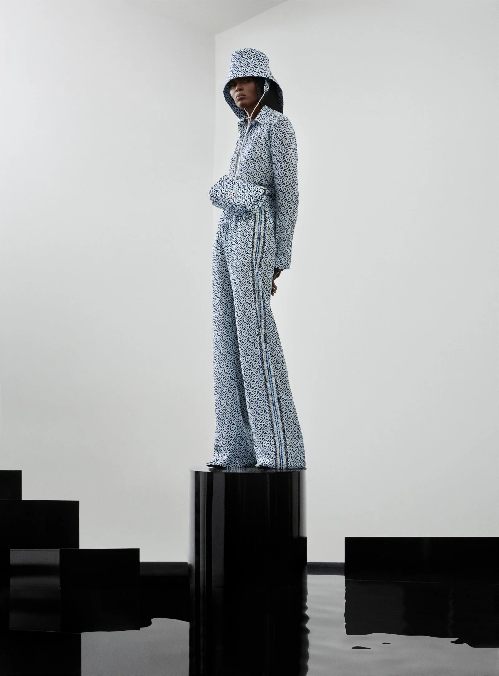 Naomi Campbell in Burberry's TB Monogram Summer 2021 Ads — Anne of